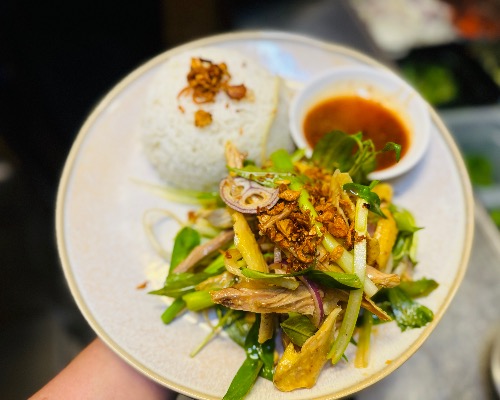 Cơm Gà Xé Phay — Shredded Chicken on Rice