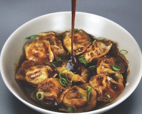DUMPLINGS IN BLACK PEPPER SAUCE 黑椒酱饺子