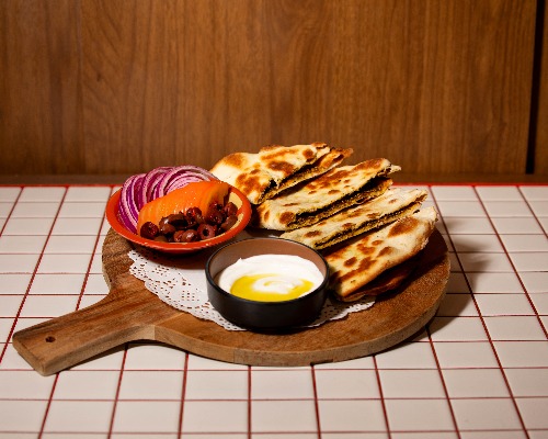 Zaatar Manoosh Plate