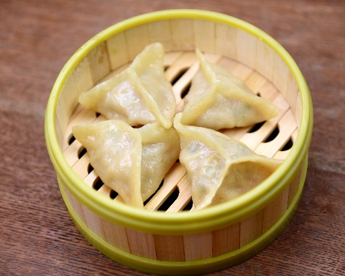 16) 鸡肉蒸饺 Chicken Dumplings