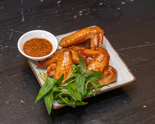 Cánh Gà Nướng Muối Ớt — Salty & Spicy Chicken Wing (4pcs)