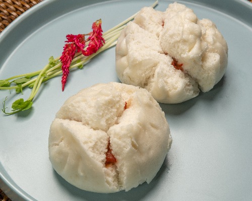 109. Steamed BBQ Pork Buns 叉烧包 (2pcs)