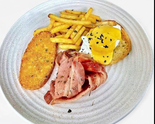 Bacon & Egg Breakfast Muffin