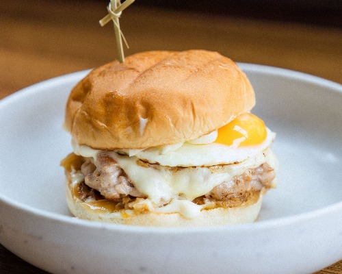 Chicken brekky burger