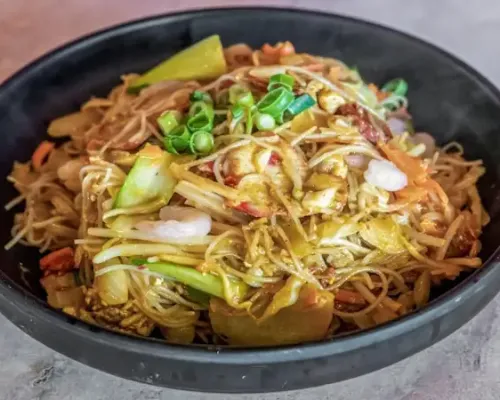 3 Singapore Noodles