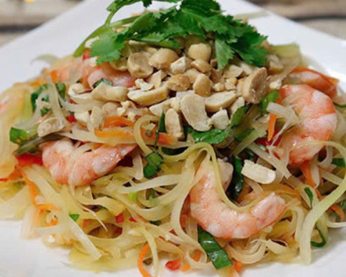 Papaya salad with pork & prawns