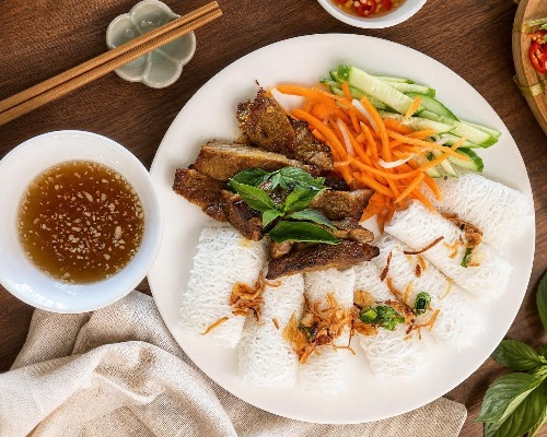Banh Hoi grilled pork (Fine woven rice vermicelli grilled pork)