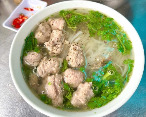 16.Pork Meatball Pho