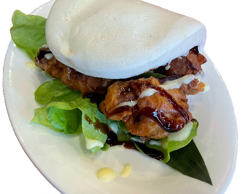 13. STEAM BUN WITH DEEP FRIED CHICKEN炸鸡化包