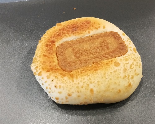 Lotus biscoffee cookies bun
