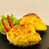 19.Grilled Scallop with Melted Cheese  on Rice (3pcs)  芝士焗帶子釀珍珠米(3pcs)