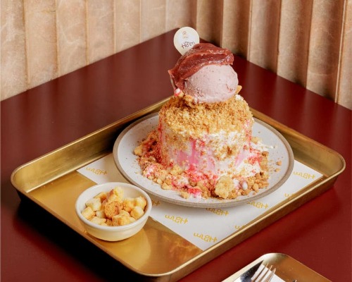 The Pink Himalayas Bingsu