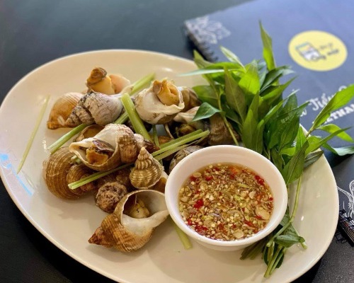 Ốc Biển New Zealand Hấp Xả — New Zealand Snails Steamed with Lemongrass