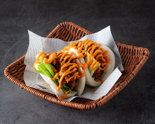 FRIED CHICKEN BAO炸鸡刈包