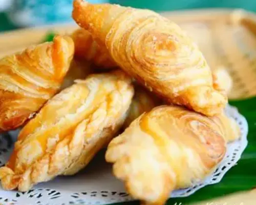 E8.CURRY PUFF /6 P