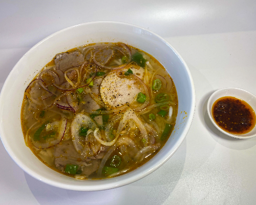 Bun Bo Standard (Spicy beef noodle soup brisket and VNM ham)