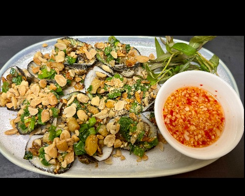 Grilled Clams with Spring Onion & Peanut