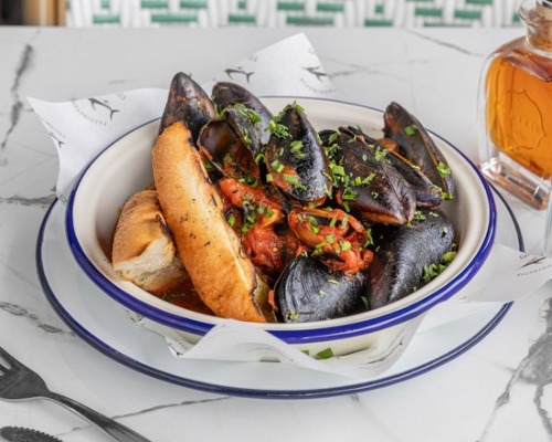 Mussels, Tomato, Garlic, White wine