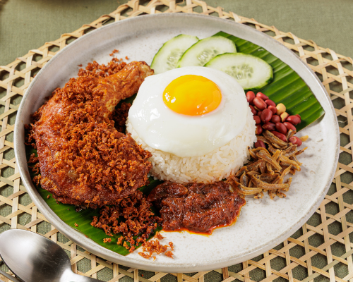 (KP01) Signature Nasi Lemak Ayam Goreng Berempah