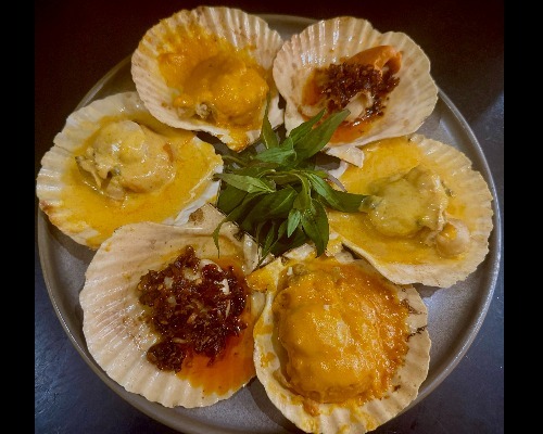 Grilled Scallops with Three Flavoured Sauce