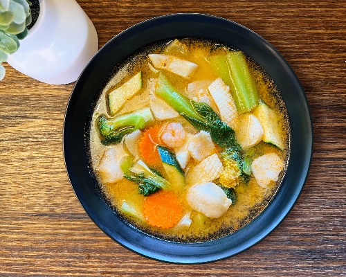 N7. Seafood Tom Yum Noodles 海鲜冬阴汤面