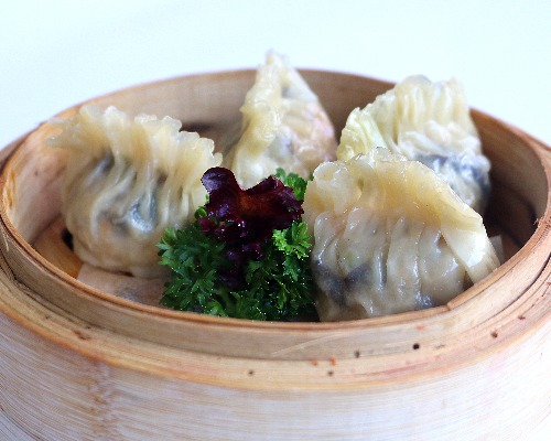 Steamed Pork Prawn & Mushroom Dumplings 鱼翅饺