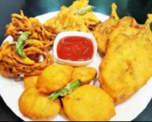 Plate of mix Pakoras