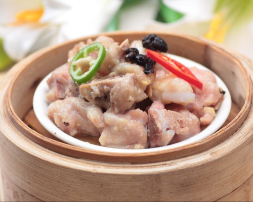 9. 豉汁排骨 Steamed Pork Ribs w/ Black Bean Sauce