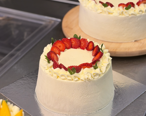 6’ Strawberry Cream Cake