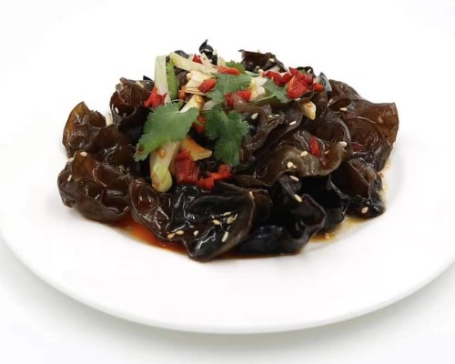 Black Fugus with Onion Salad 洋葱拌木耳