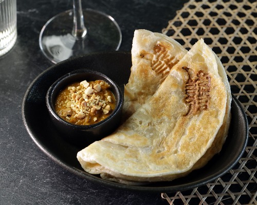 Roti with Peanut sauce (2pcs)