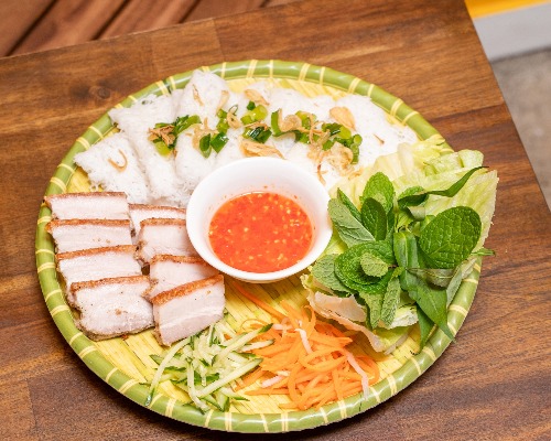 DECONSTRUCTED CRISPY PORK BELLY WRAP & DIP