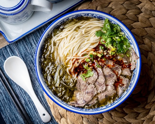 Pickled Cabbage Beef Noodle Soup 酸菜牛肉面