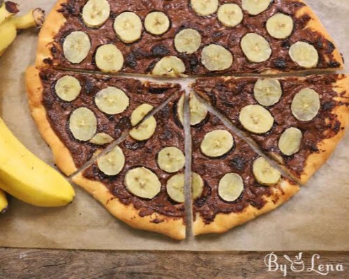 Banana Nutella pizza