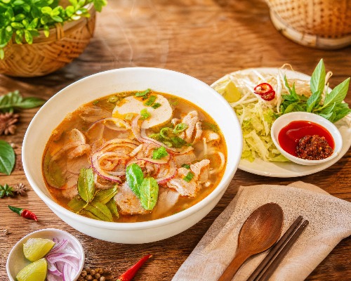 Bun Bo Standard (Spicy beef noodle soup brisket and VNM ham)