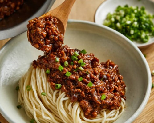 炸酱面^Noodles with Pork Sauce (dried)