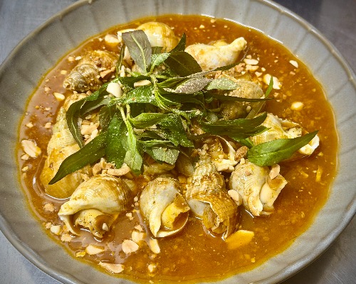 Ốc Biển New Zealand Xào Me — New Zealand Snails Cook in Tamarind Sauce
