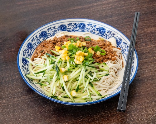 Special Dry Beef Mince Noodle 浓香炸酱面(牛肉）