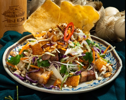 Vietnamese Coleslaw with Crackers