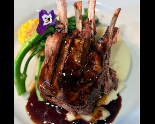 Lamb rack with Wine sauce