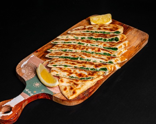Spinach & Cheese Gozleme (V)