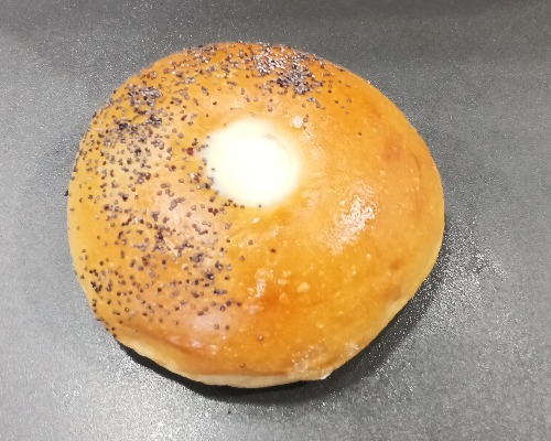 Rean bean cream cheese bun