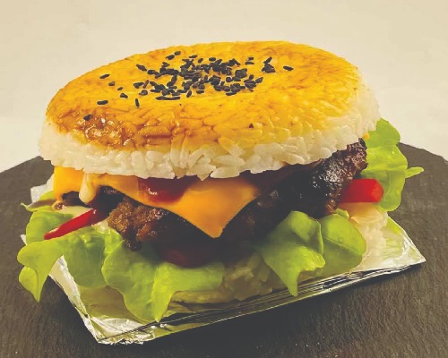 1.黑松露和牛芝士米汉堡 Wagyu Beef Rice Burger with cheese and Black Truffle Sauce