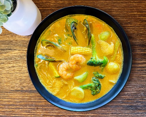 N8. Curry Laksa 咖喱辣沙