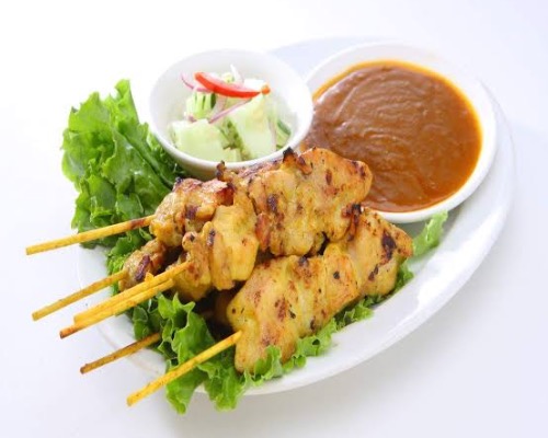 Chicken Satay with peanut sauce (3)