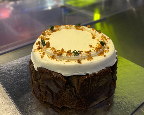 6' Hojicha Basque cheesecake with salted cream