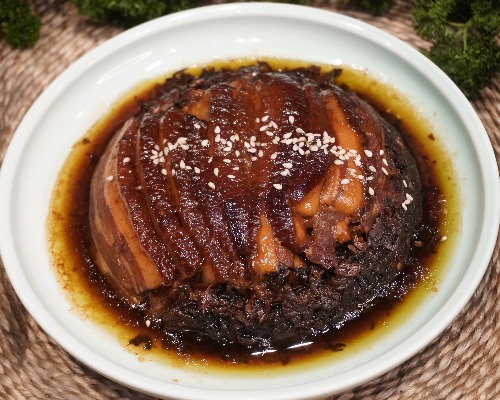 咸烧白（梅菜扣肉）Steamed Pork belly with sprout