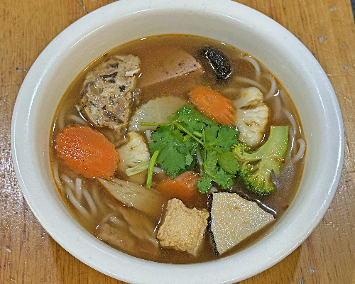 Vegan BUN HUE - Hue Spicy Noodle Soup