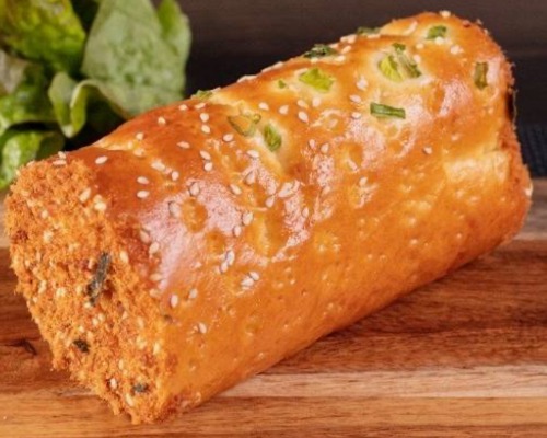 4. Spring Onion pork Floss 青葱肉松卷