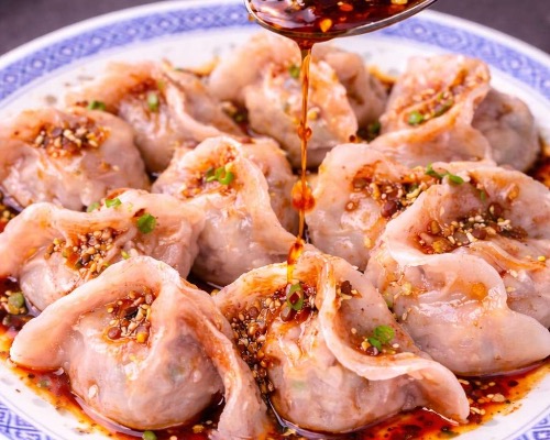 08红油鸡虾水饺Boiled chicken&prawn dumplings in chili oil(12pcs)